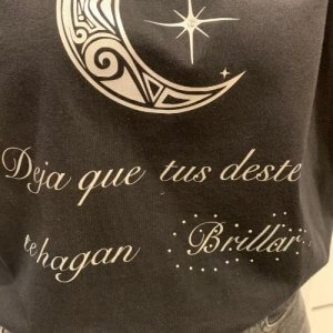 CAMISETA DESTELLOS DE LUNA